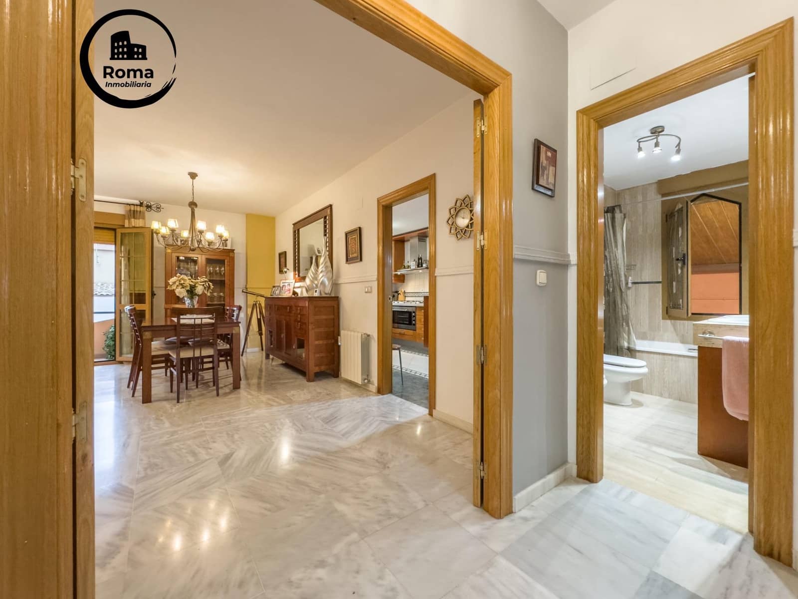 4 bedroom Semi-detached Villa for sale in Las Gabias with pool garage - € 385,000 (Ref: 9252207)