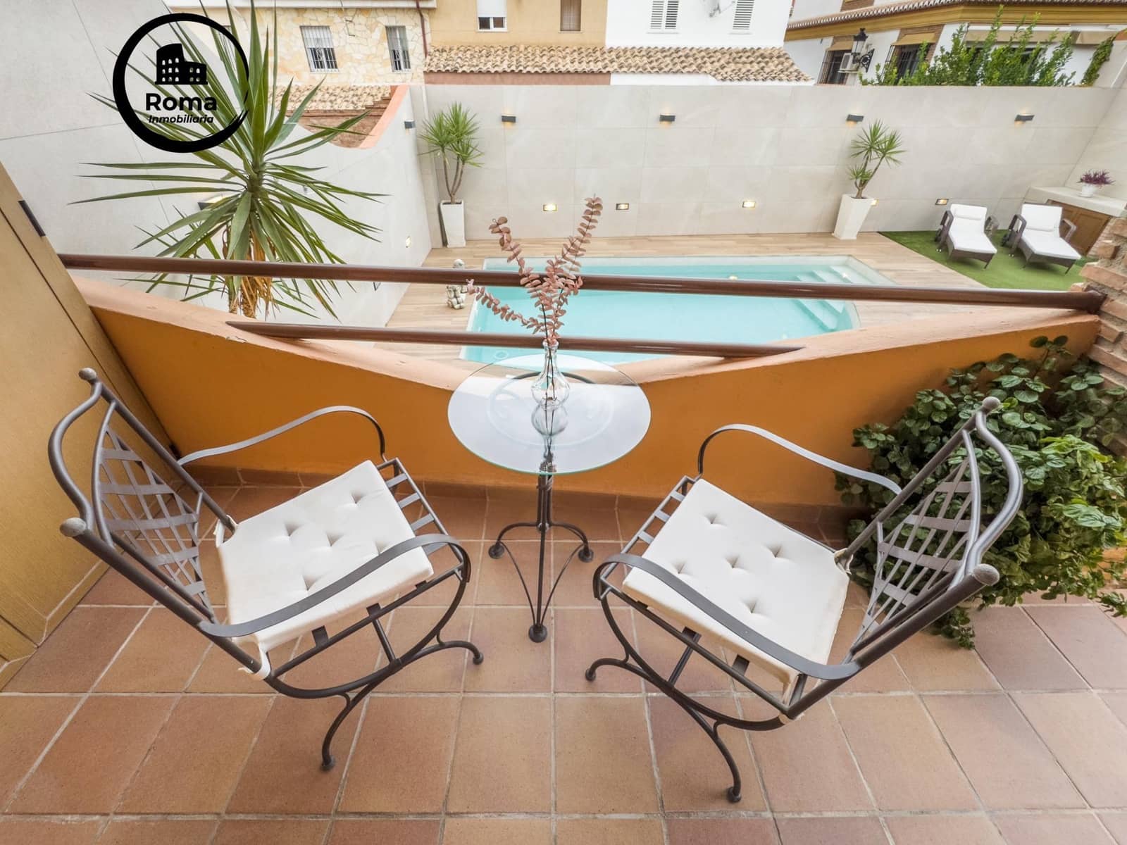 4 bedroom Semi-detached Villa for sale in Las Gabias with pool garage - € 385,000 (Ref: 9252207)