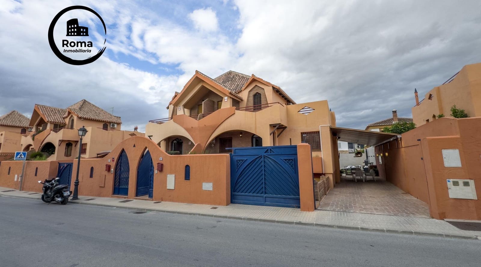 4 bedroom Semi-detached Villa for sale in Las Gabias with pool garage - € 385,000 (Ref: 9252207)