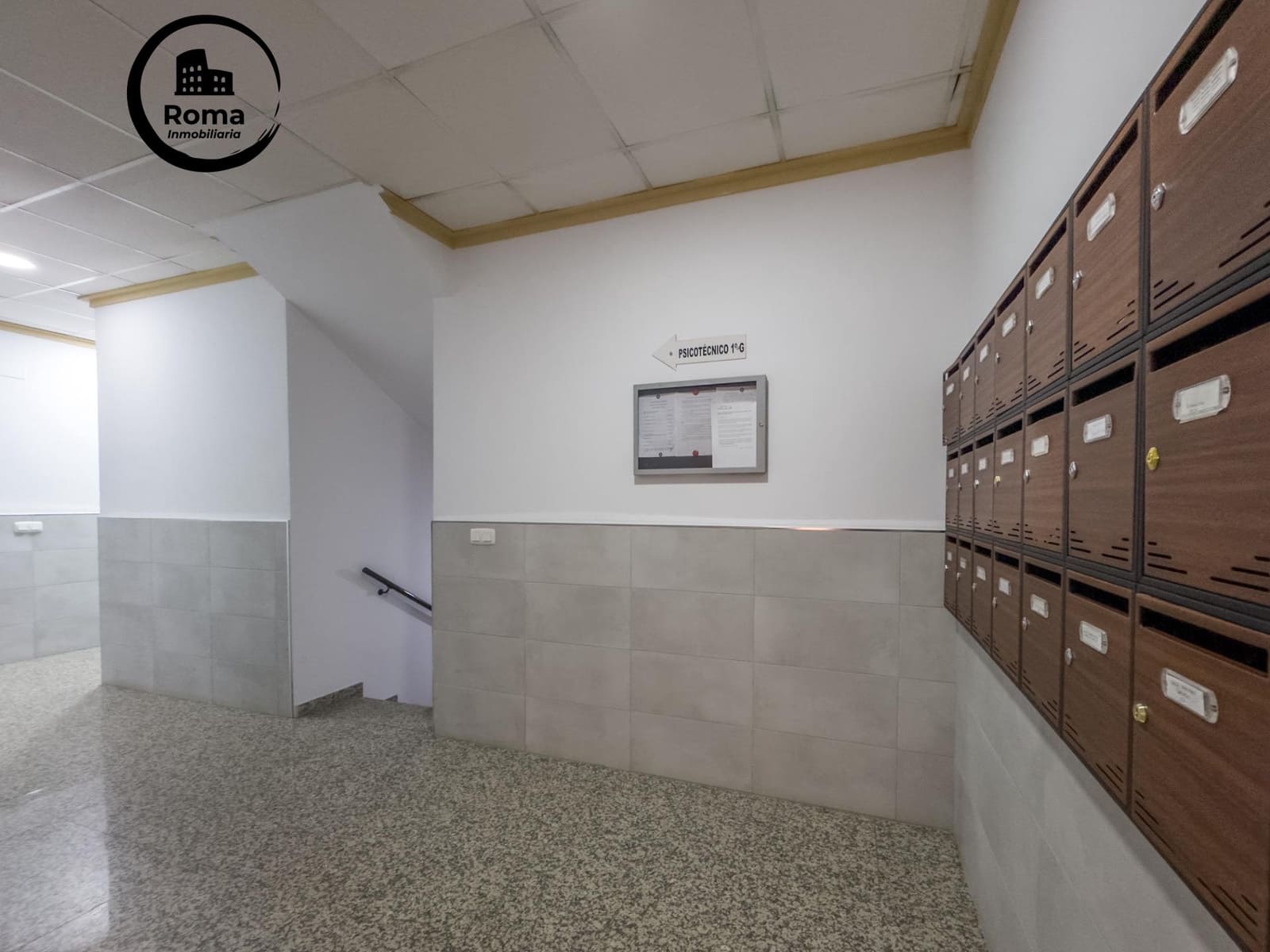 Piso de 2 habitaciones en Churriana de la Vega en venta con garaje - 179.000 € (Ref: 9301132)