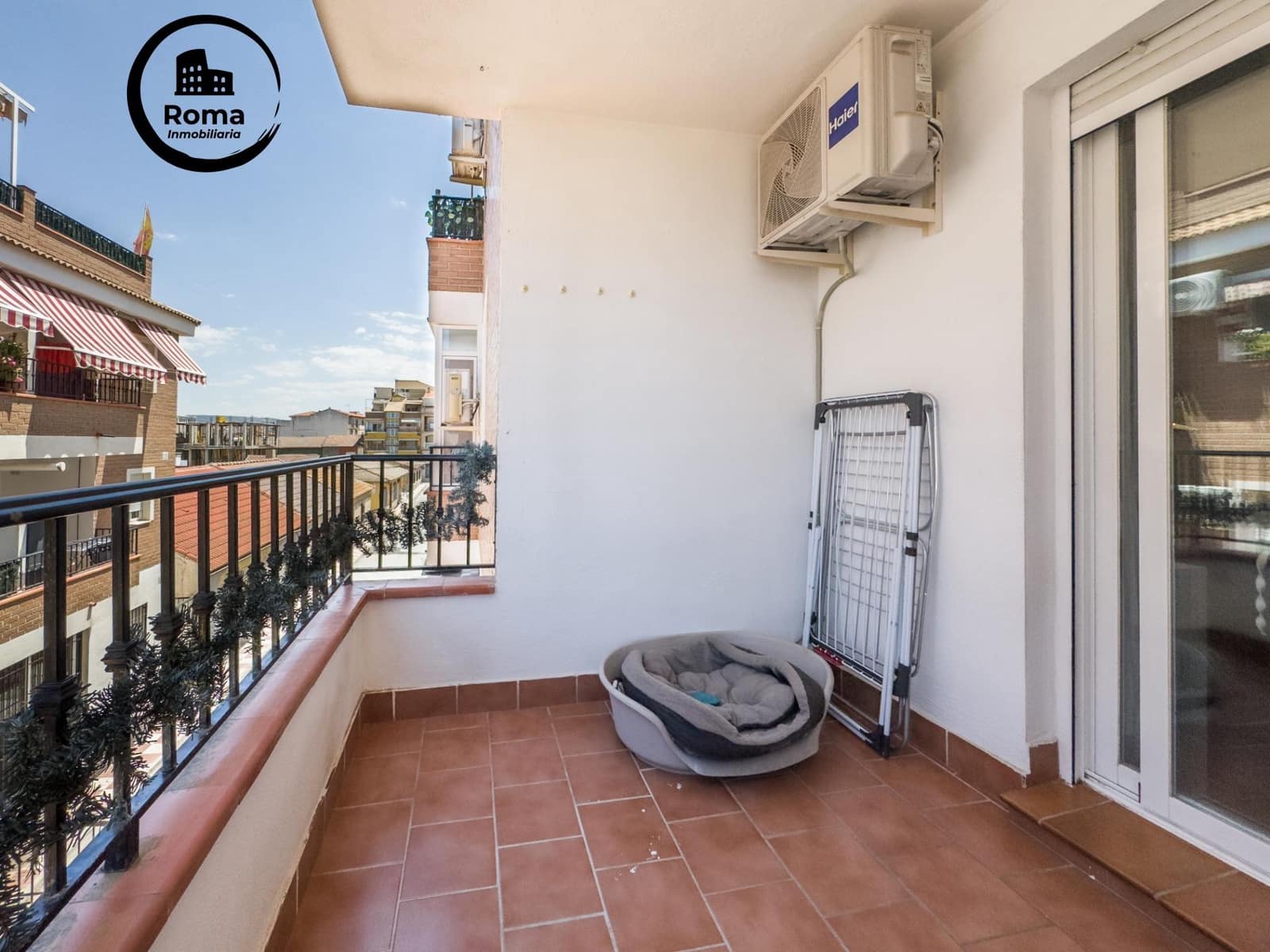 Piso de 2 habitaciones en Churriana de la Vega en venta con garaje - 179.000 € (Ref: 9301132)