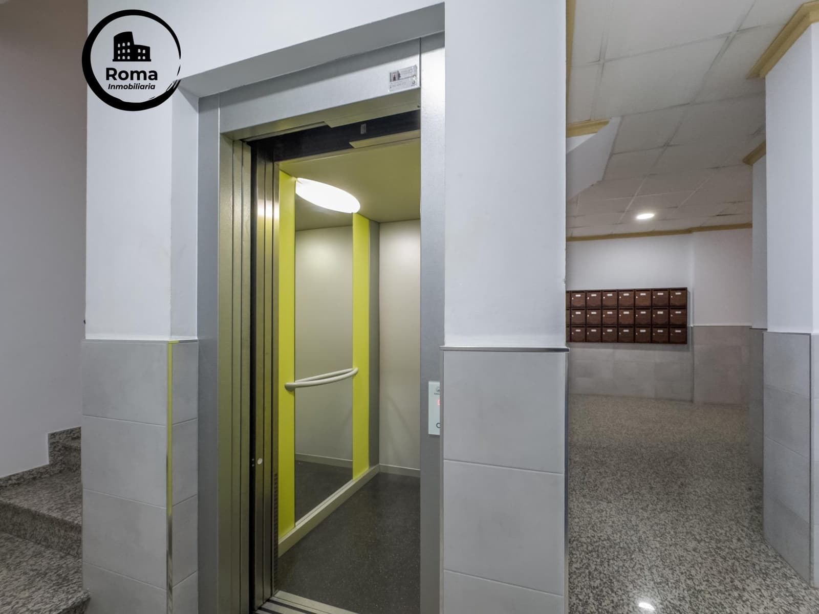 Piso de 2 habitaciones en Churriana de la Vega en venta con garaje - 179.000 € (Ref: 9301132)