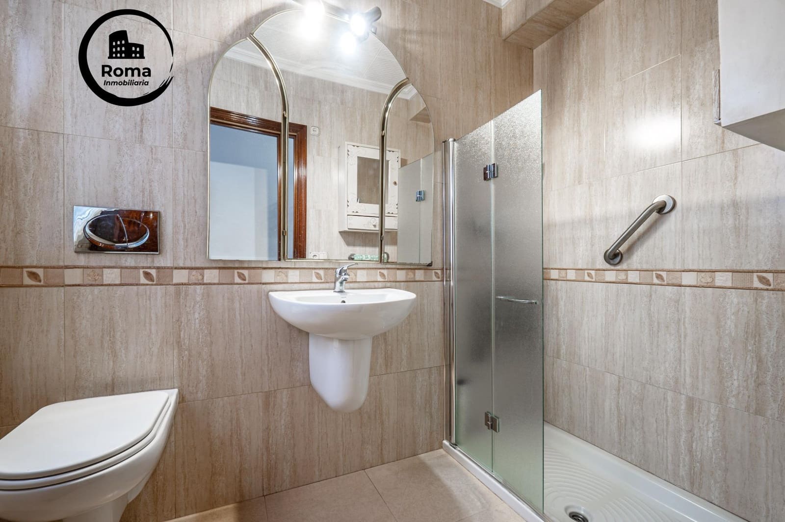 2 Zimmer Wohnung zu verkaufen in Granada Stadt mit Garage - 195.000 € (Ref: 9311024)