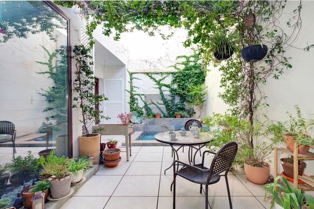 Adosado de 4 habitaciones en Granada ciudad en venta con piscina - 549.000 € (Ref: 9313017)