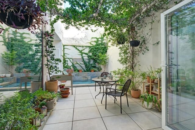 Adosado de 4 habitaciones en Granada ciudad en venta con piscina - 549.000 € (Ref: 9313017)