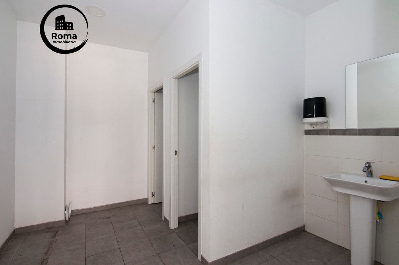 Business for sale in Pulianas with garage - € 1,200,000 (Ref: 9317964)