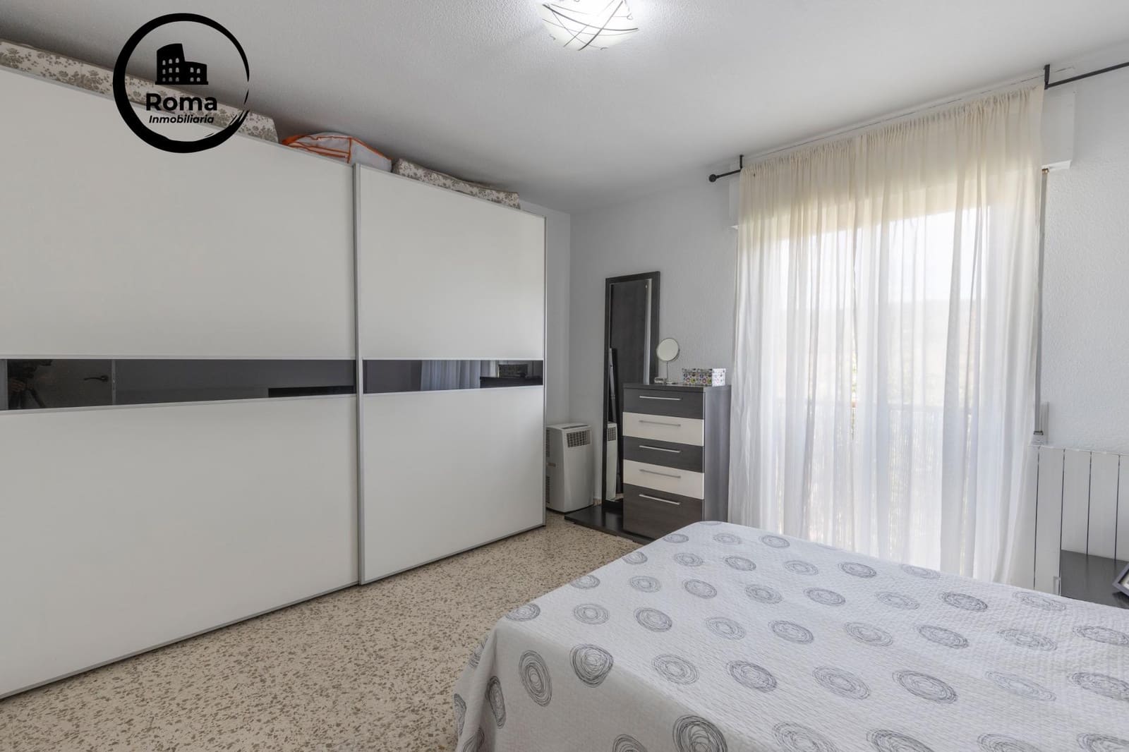 Piso de 3 habitaciones en Granada ciudad en venta con garaje - 129.900 € (Ref: 9326596)