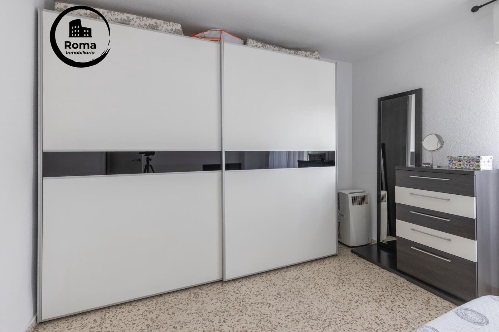 Piso de 3 habitaciones en Granada ciudad en venta con garaje - 129.900 € (Ref: 9326596)