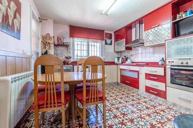 4 Zimmer Reihenhaus zu verkaufen in Ogíjares mit Pool Garage - 284.900 € (Ref: 9359723)