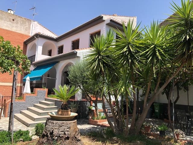 5 Zimmer Villa zu verkaufen in La Zubia mit Garage - 490.000 € (Ref: 9359743)