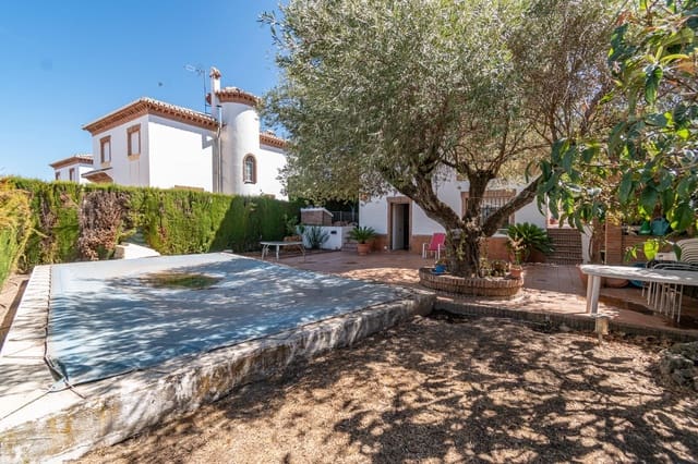 4 Zimmer Villa zu verkaufen in La Zubia mit Pool Garage - 380.000 € (Ref: 9385747)