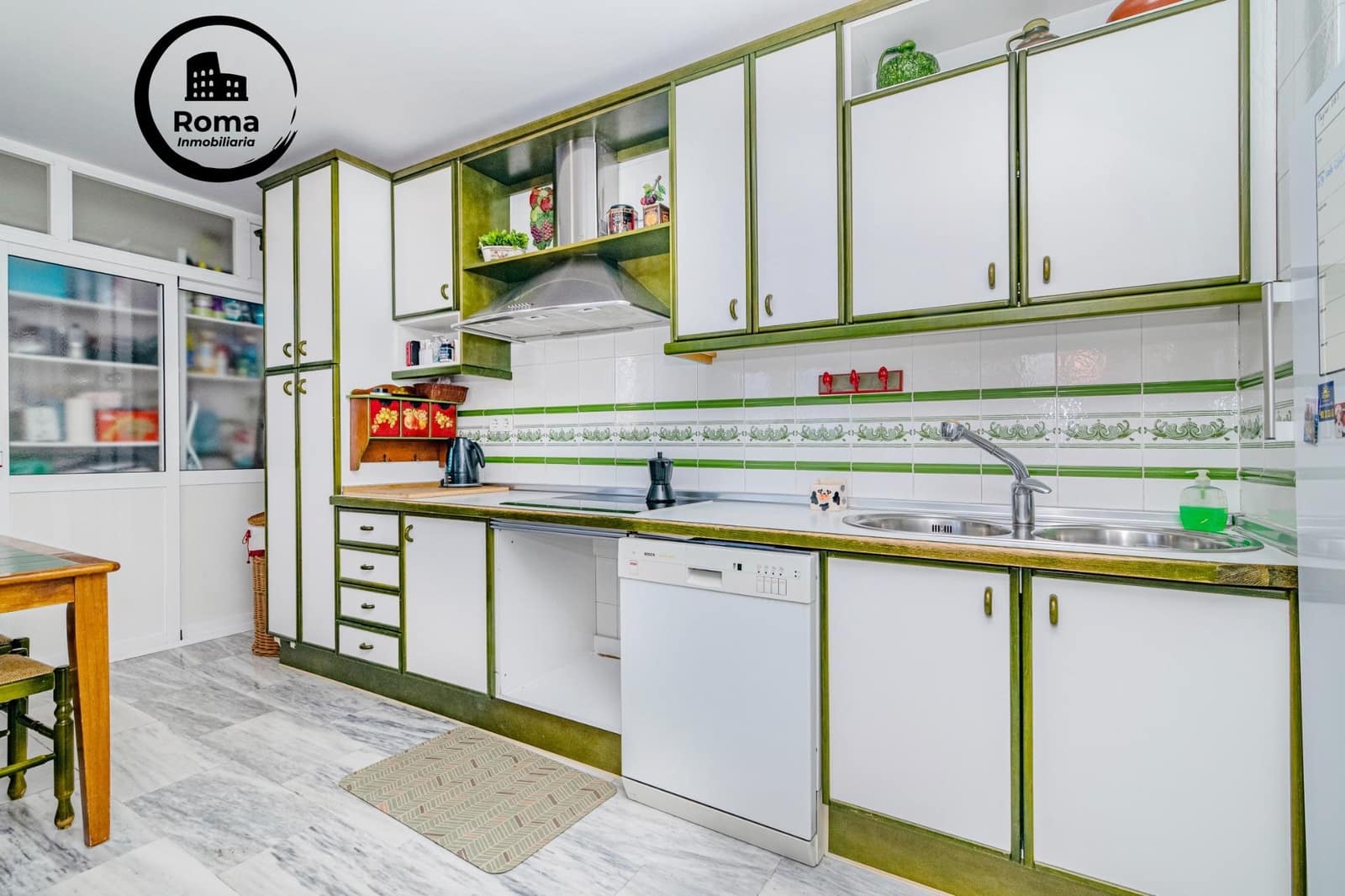 5 soveværelse Villa til salg i Jun med swimmingpool garage - € 279.900 (Ref: 9396164)