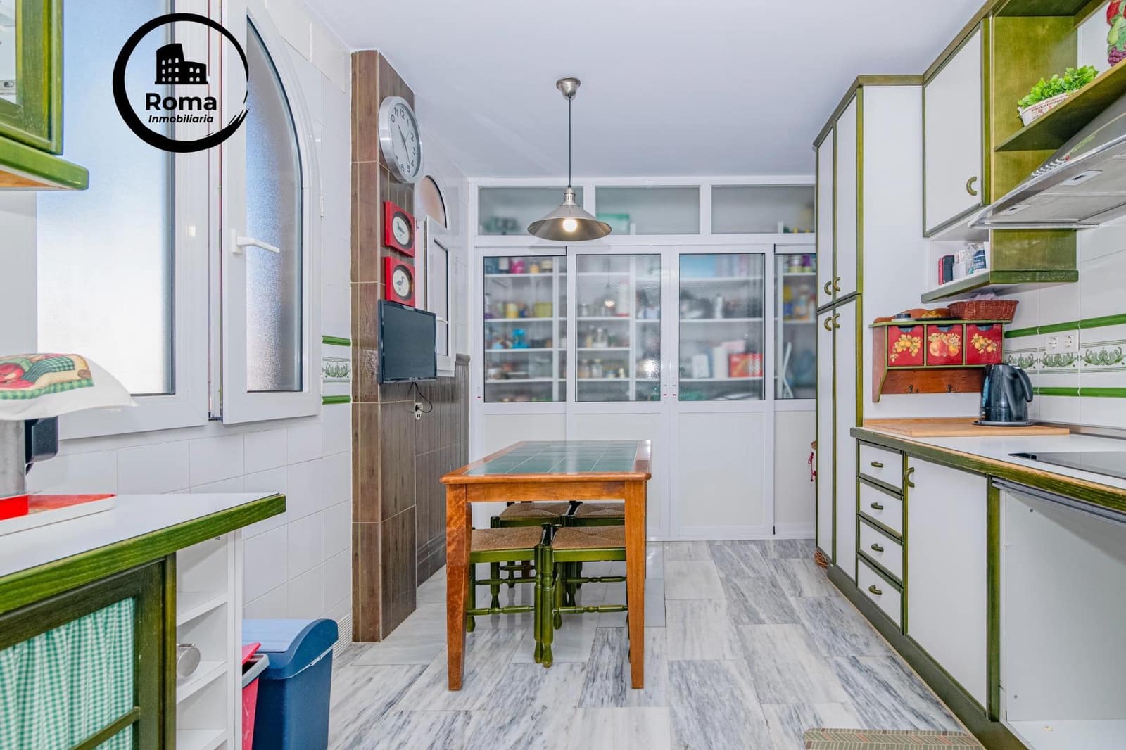 5 soveværelse Villa til salg i Jun med swimmingpool garage - € 279.900 (Ref: 9396164)