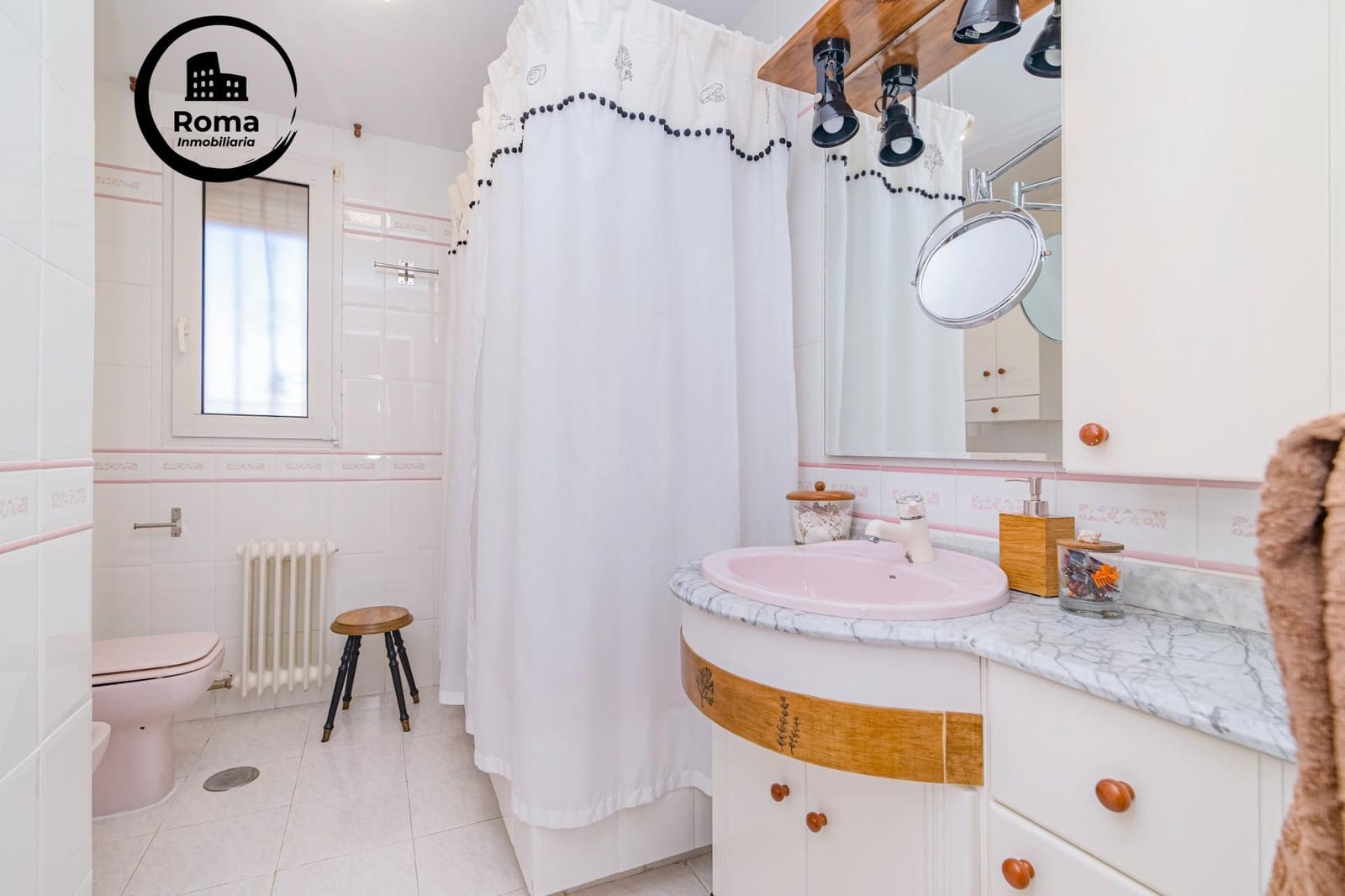 5 soveværelse Villa til salg i Jun med swimmingpool garage - € 279.900 (Ref: 9396164)