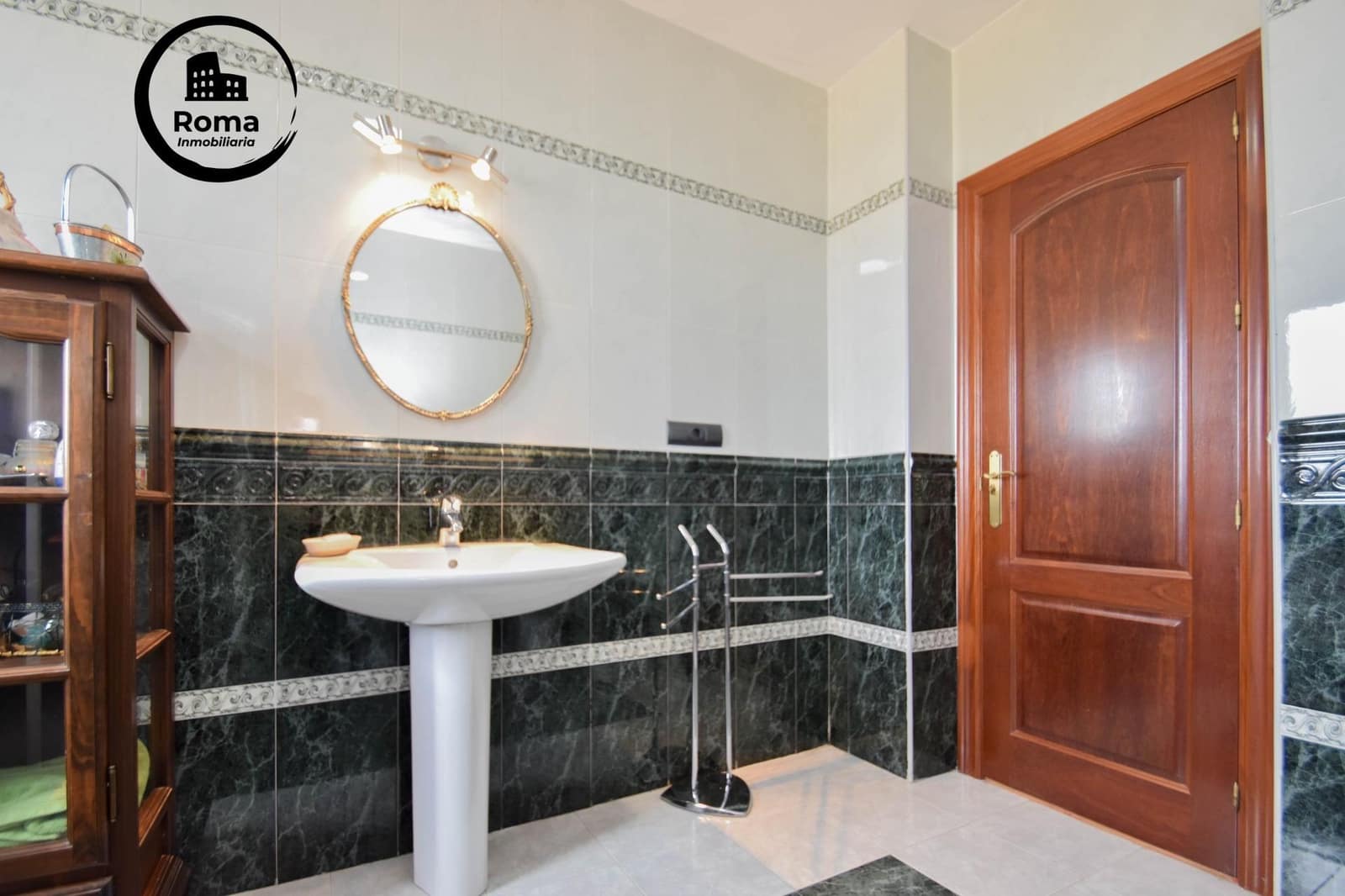 7 bedroom Villa for sale in Cullar Vega with pool garage - € 394,000 (Ref: 9398614)