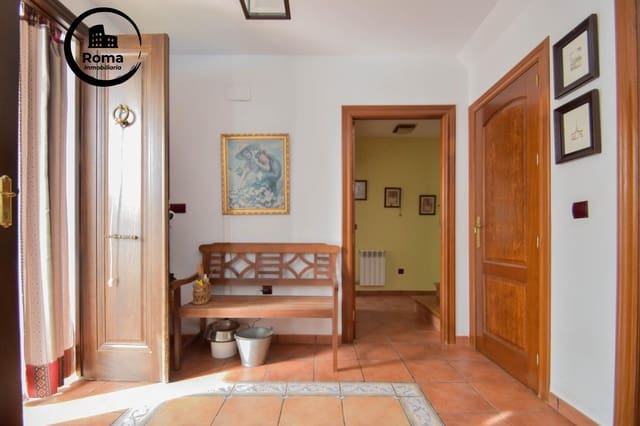 7 soveværelse Villa til salg i Cúllar Vega med swimmingpool garage - € 394.000 (Ref: 9398616)