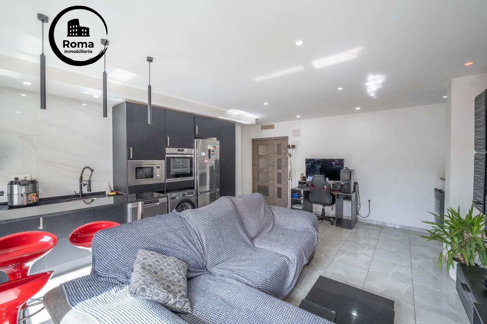 2 bedroom Flat for sale in Atarfe with pool garage - € 149,000 (Ref: 9403508)