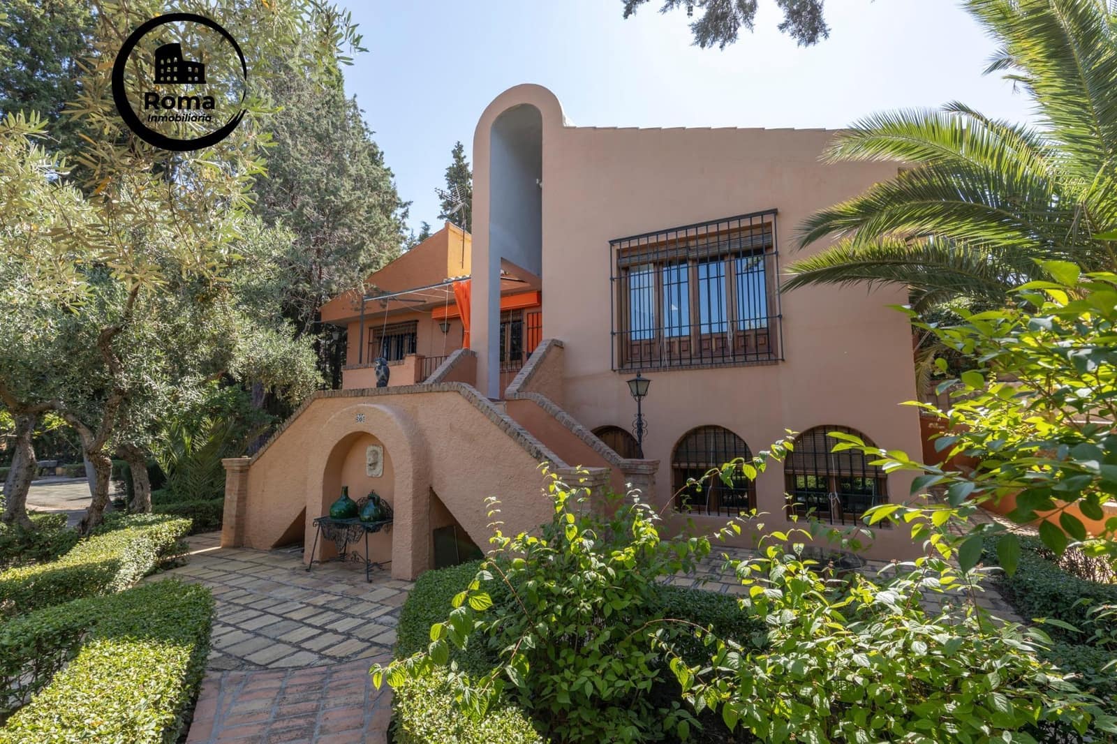 11 bedroom Villa for sale in Huetor Vega with garage - € 850,000 (Ref: 9414248)