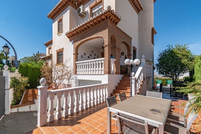 4 Zimmer Villa zu verkaufen in La Zubia mit Pool Garage - 380.000 € (Ref: 9419902)