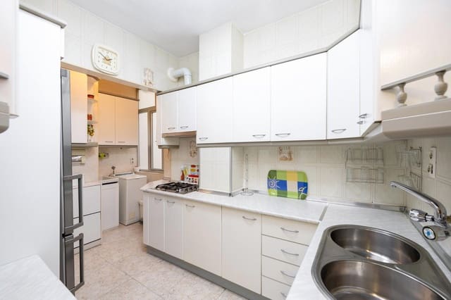 Piso de 3 habitaciones en Granada ciudad en venta - 245.000 € (Ref: 9423925)