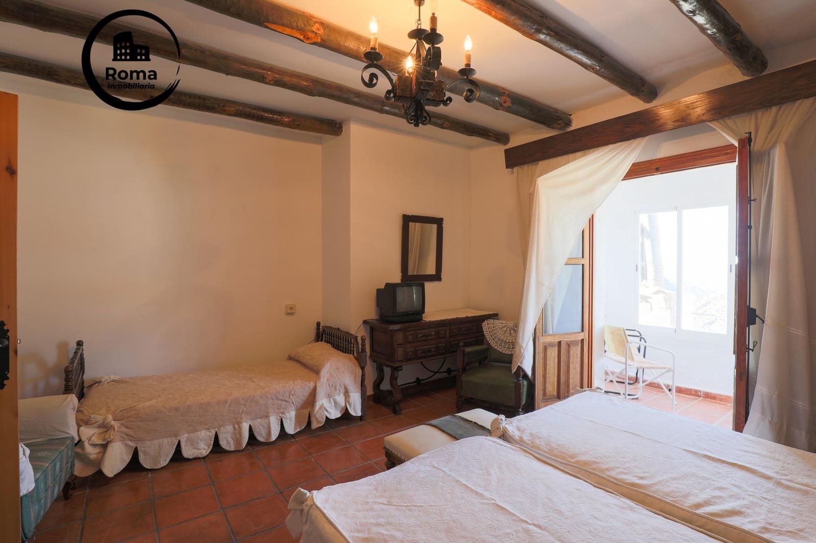 15 soverom Villa til salgs i Busquistar med garasje - € 428 656 (Ref: 9423927)