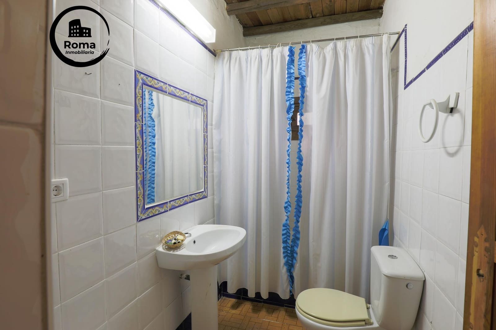 15 soverom Villa til salgs i Busquistar med garasje - € 428 656 (Ref: 9423927)