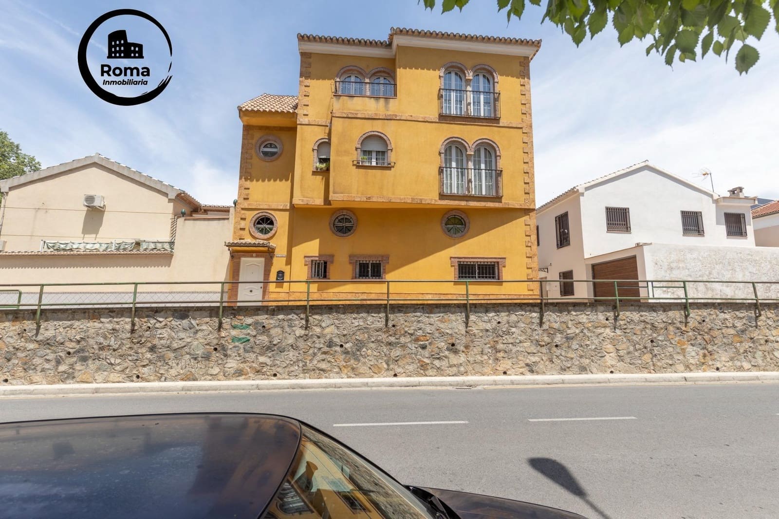 5 soveværelse Byhus til salg i Granada by med garage - € 360.000 (Ref: 9423933)