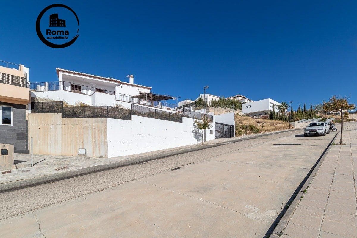 3 bedroom Villa for sale in La Zubia with pool garage - € 320,000 (Ref: 9427366)