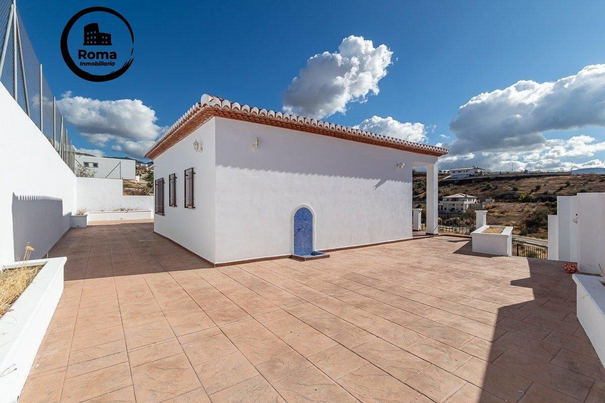 3 bedroom Villa for sale in La Zubia with pool garage - € 320,000 (Ref: 9427366)