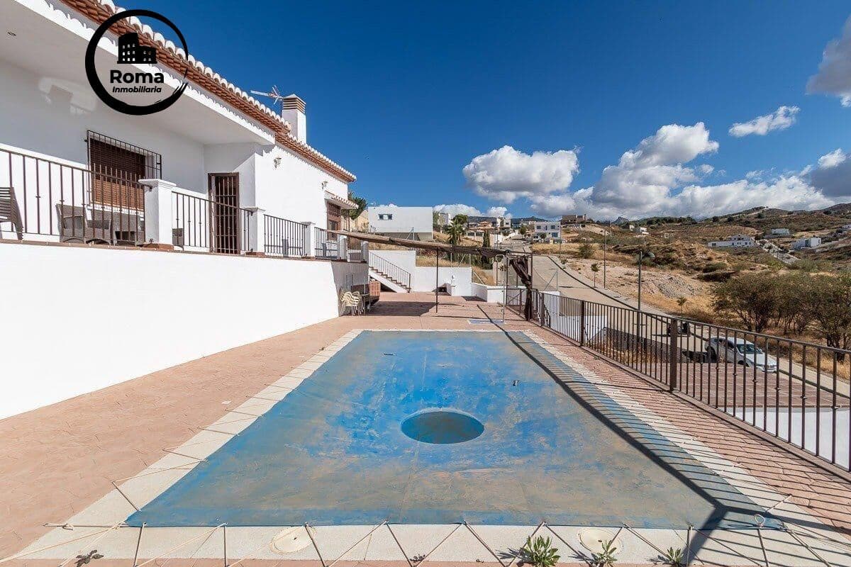 3 bedroom Villa for sale in La Zubia with pool garage - € 320,000 (Ref: 9427366)