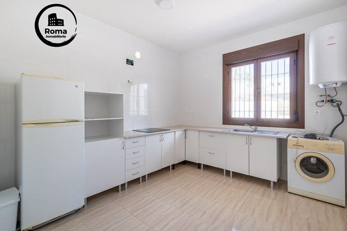 3 bedroom Villa for sale in La Zubia with pool garage - € 320,000 (Ref: 9427366)