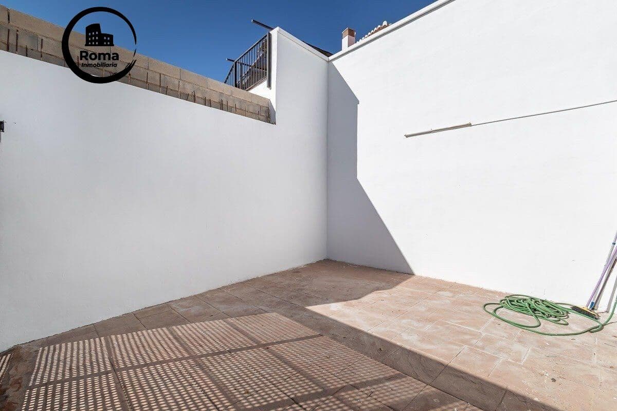 3 bedroom Villa for sale in La Zubia with pool garage - € 320,000 (Ref: 9427366)