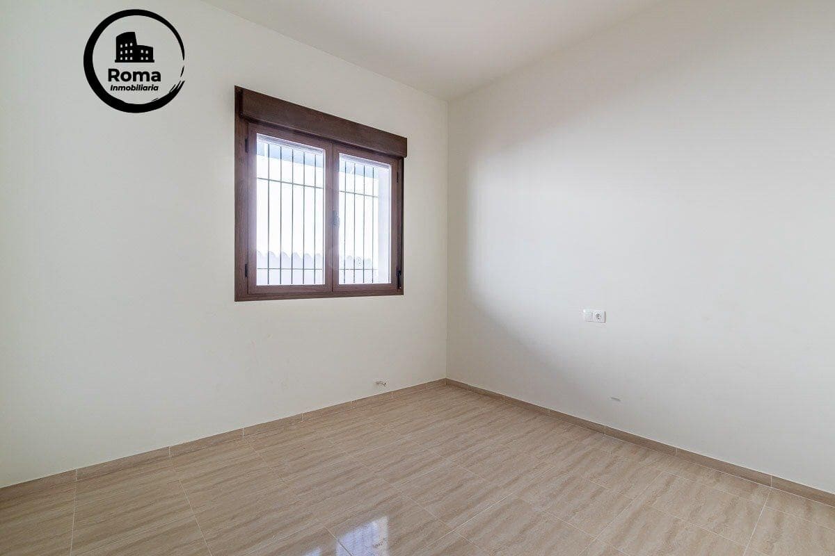 3 bedroom Villa for sale in La Zubia with pool garage - € 320,000 (Ref: 9427366)