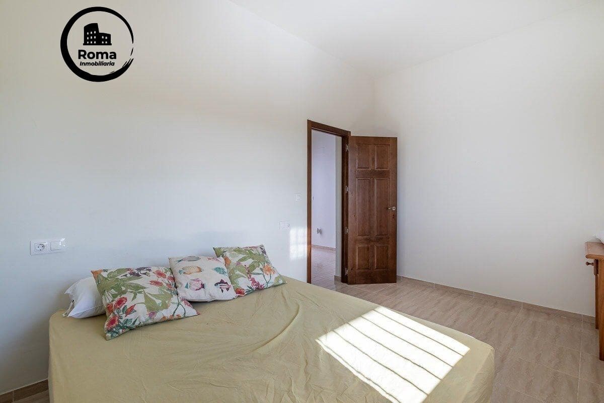 3 bedroom Villa for sale in La Zubia with pool garage - € 320,000 (Ref: 9427366)