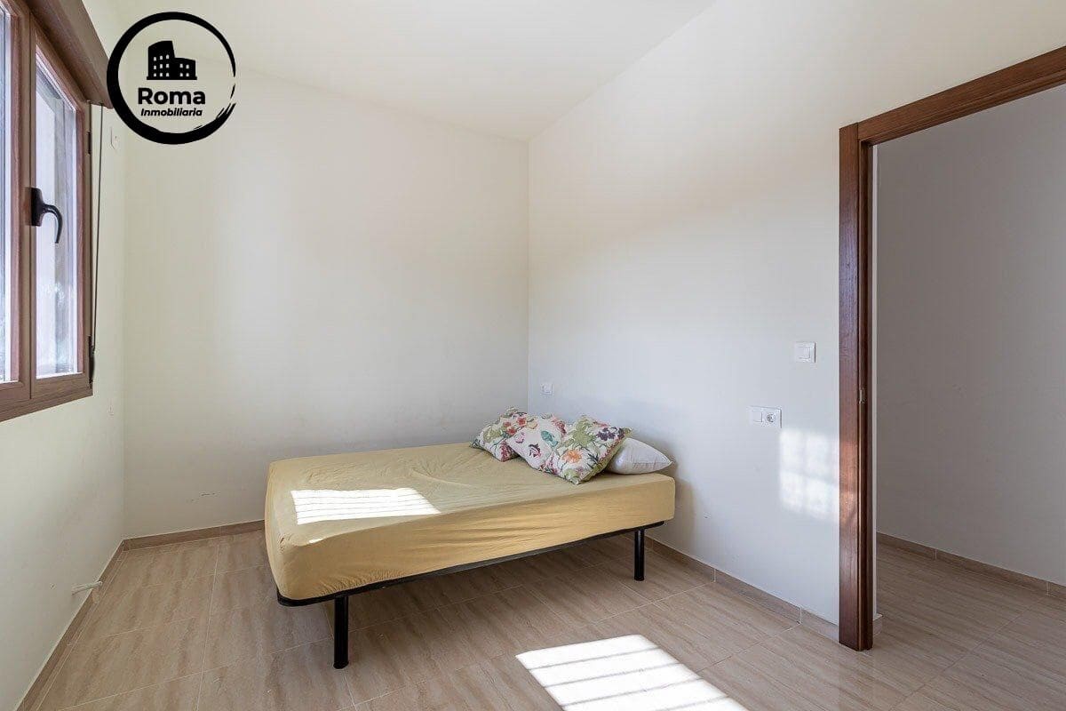 3 bedroom Villa for sale in La Zubia with pool garage - € 320,000 (Ref: 9427366)