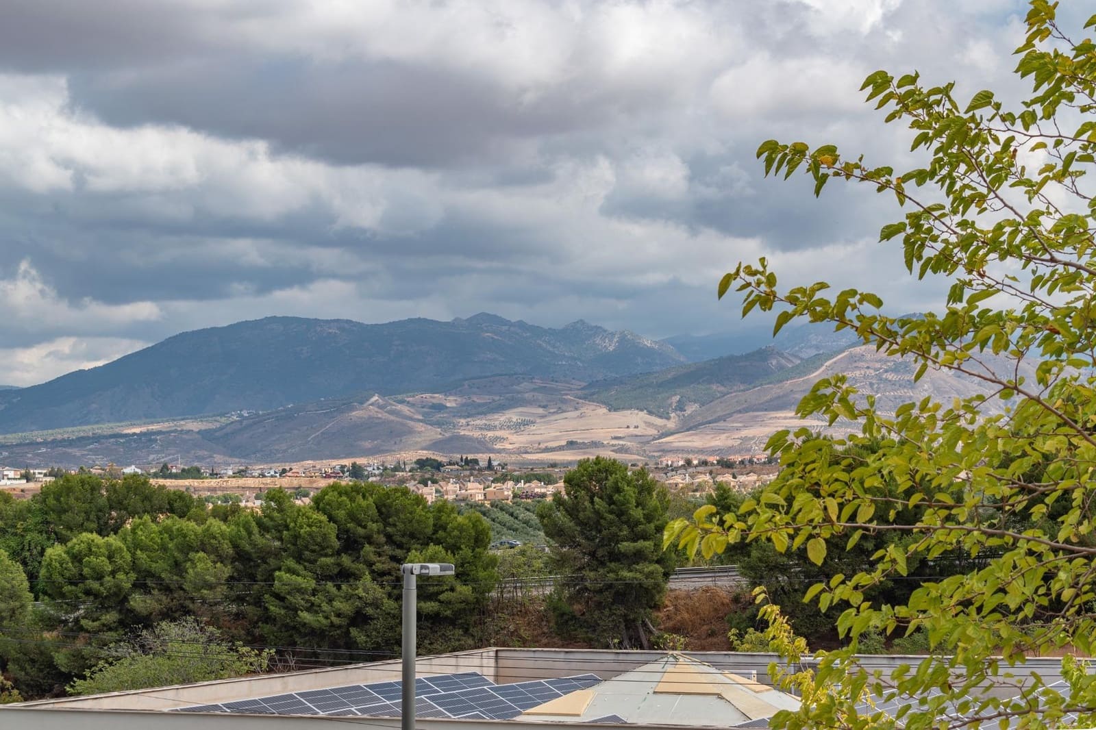 4 bedroom Villa for sale in Otura with pool garage - € 319,000 (Ref: 9427368)