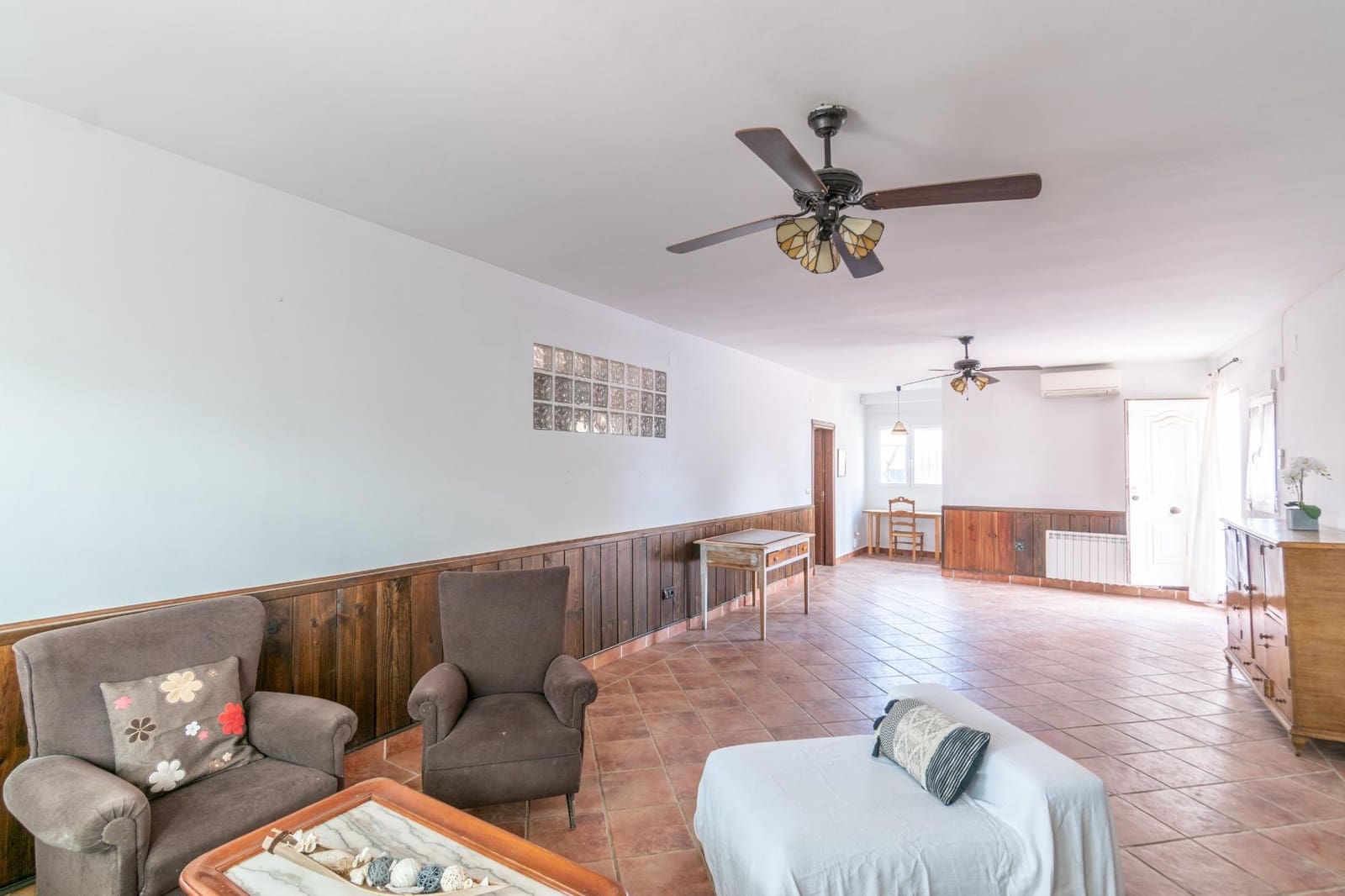 4 bedroom Villa for sale in Otura with pool garage - € 319,000 (Ref: 9427368)