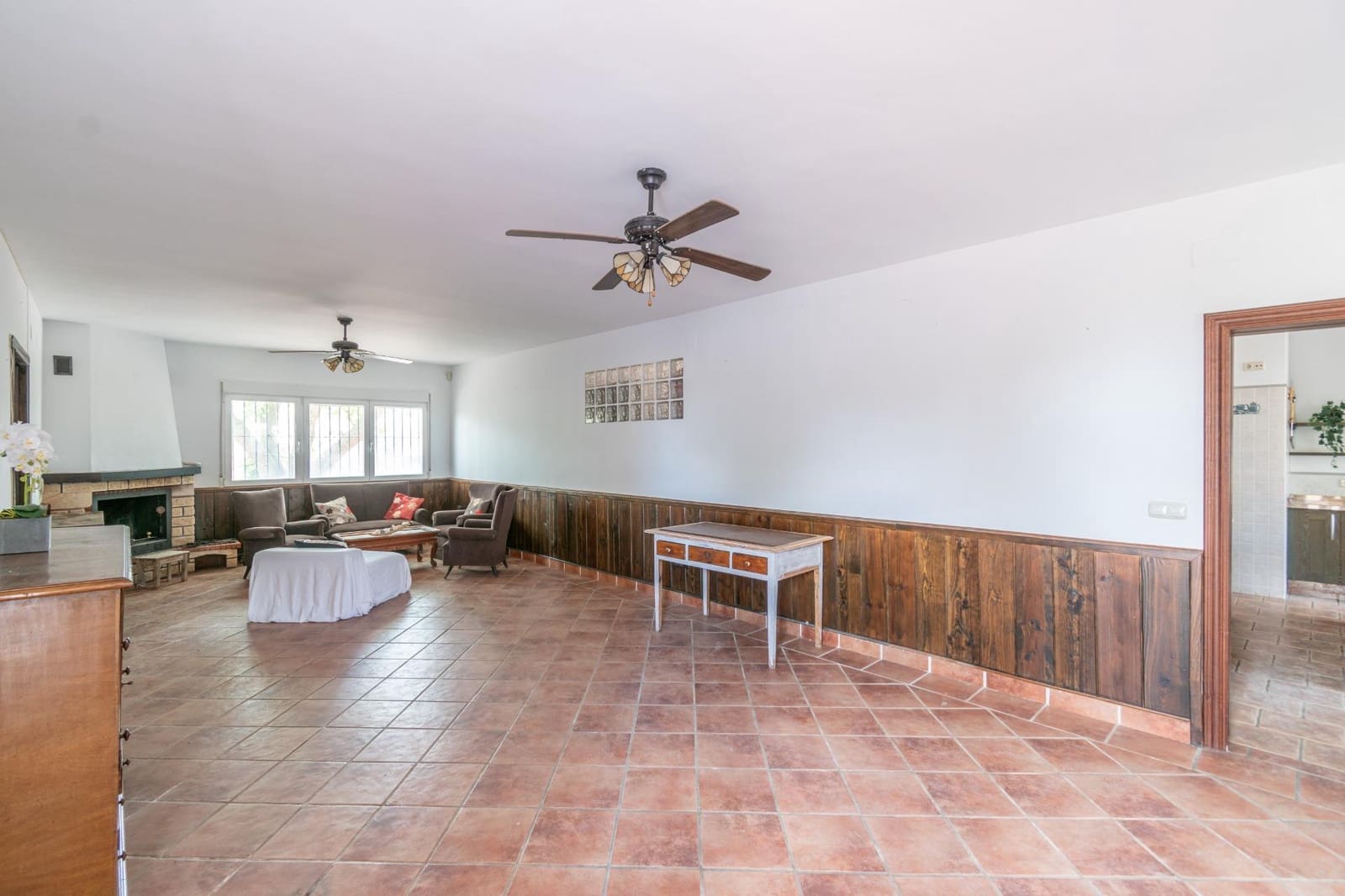 4 bedroom Villa for sale in Otura with pool garage - € 319,000 (Ref: 9427368)