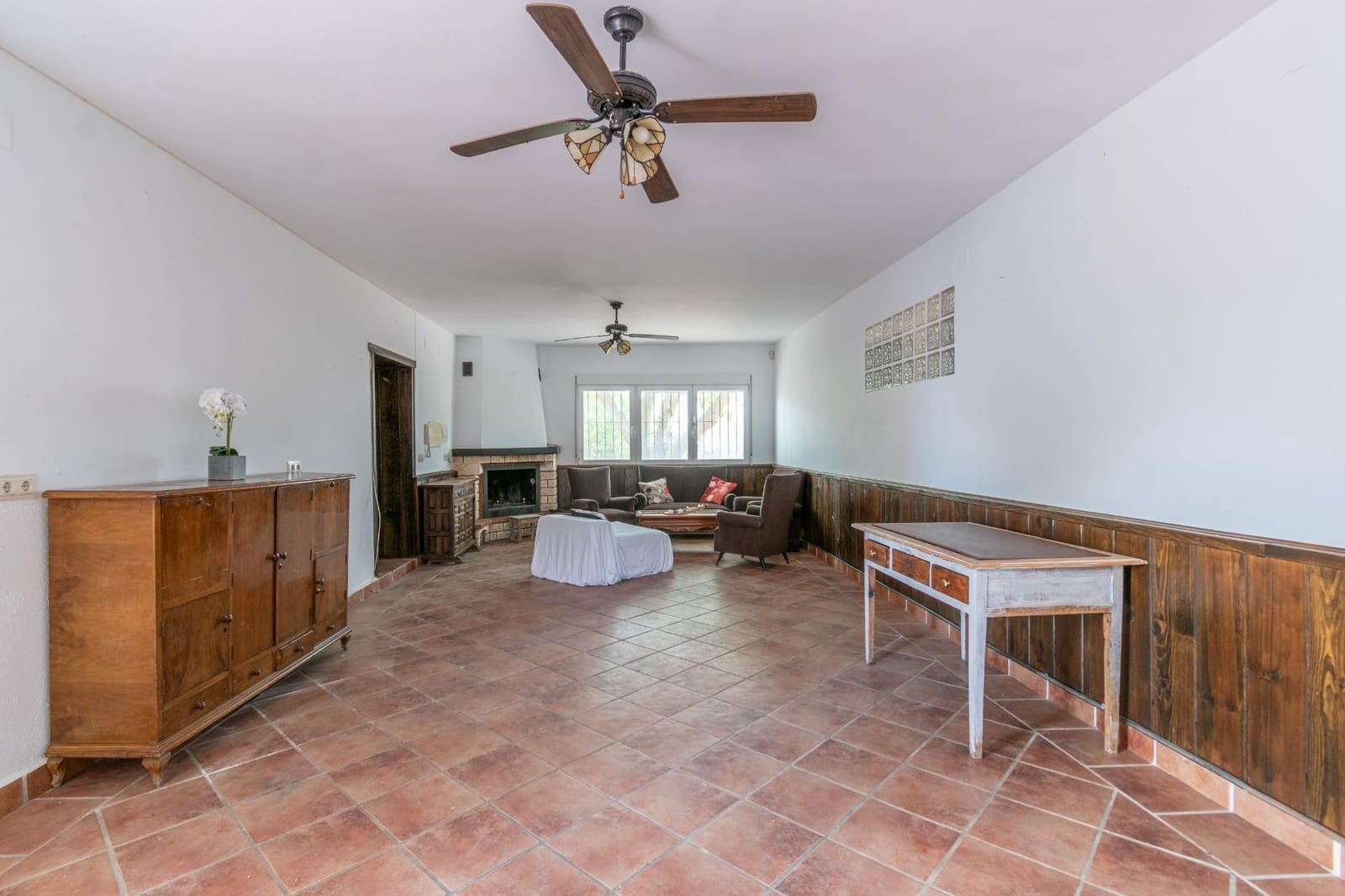 4 bedroom Villa for sale in Otura with pool garage - € 319,000 (Ref: 9427368)