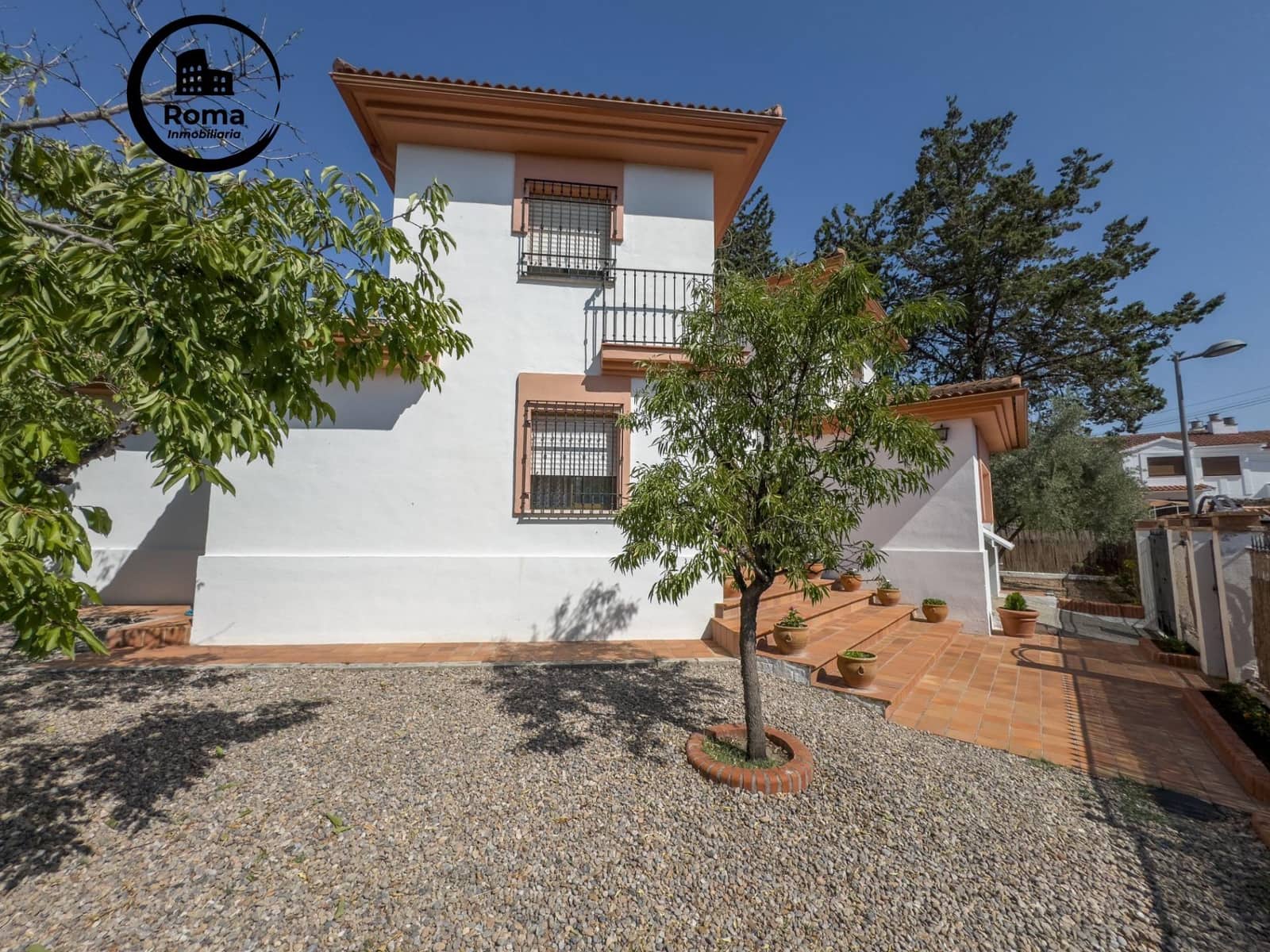 3 bedroom Villa for sale in Albolote with pool garage - € 285,000 (Ref: 9427369)