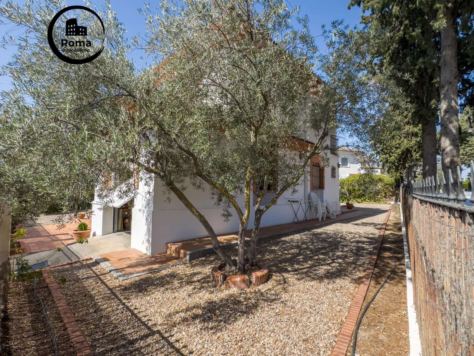 3 bedroom Villa for sale in Albolote with pool garage - € 285,000 (Ref: 9427369)