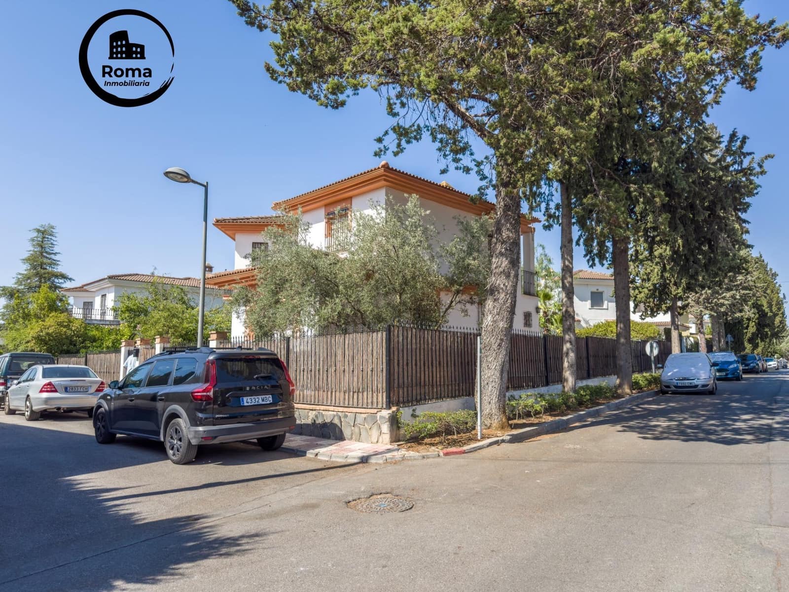 3 bedroom Villa for sale in Albolote with pool garage - € 285,000 (Ref: 9427373)