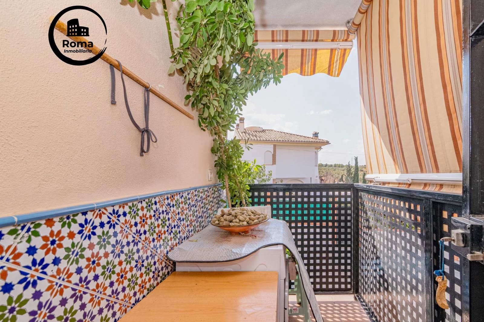 2 bedroom Flat for sale in Las Gabias with garage - € 156,000 (Ref: 9427376)