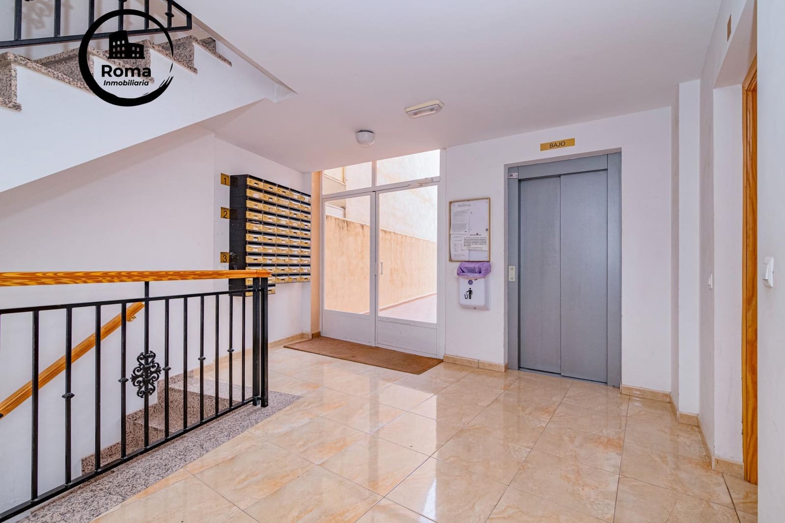 2 bedroom Flat for sale in Las Gabias with garage - € 156,000 (Ref: 9427376)