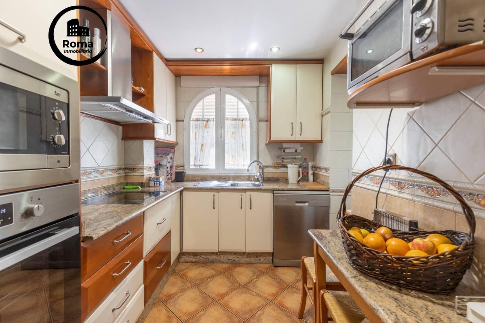 5 quarto Casa em Banda para venda em Granada cidade com garagem - 360 000 € (Ref: 9427384)