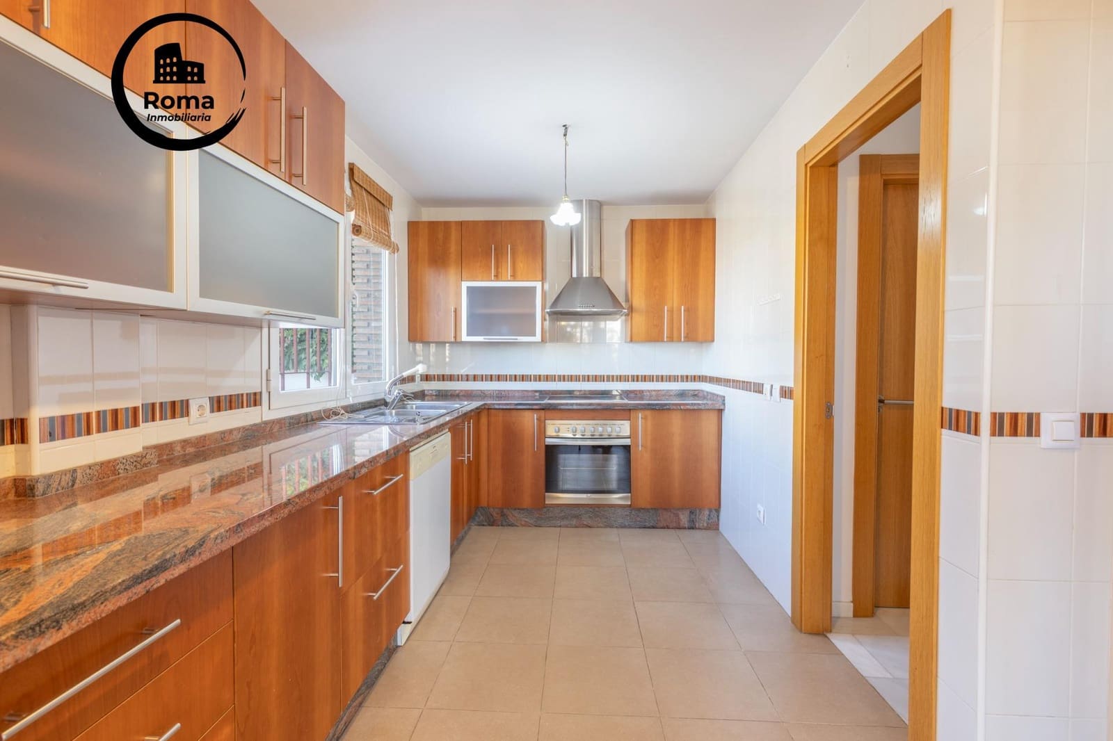 5 slaapkamer Halfvrijstaande villa te koop in Huetor Vega met garage - € 340.000 (Ref: 9427386)