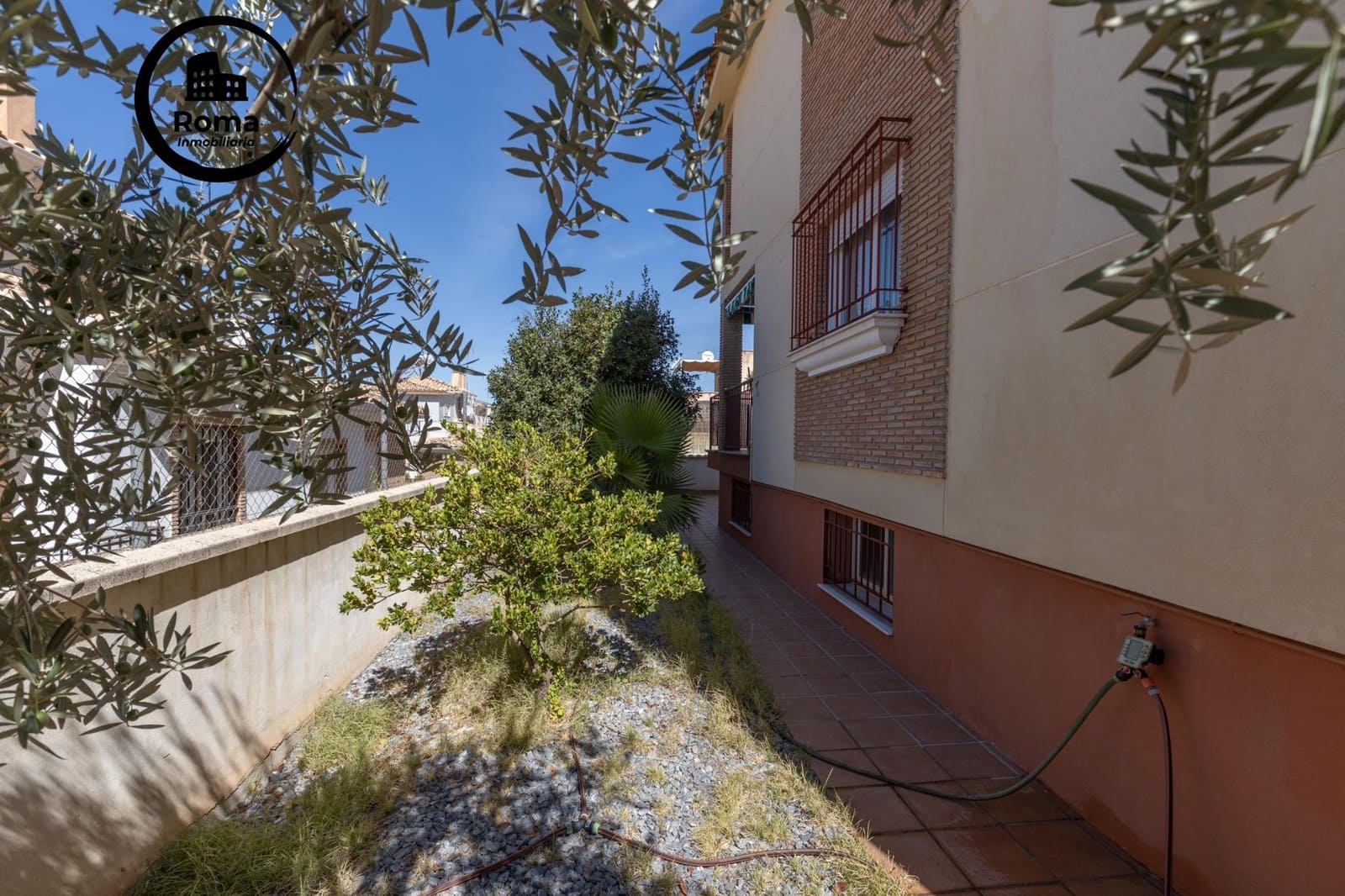 5 slaapkamer Halfvrijstaande villa te koop in Huetor Vega met garage - € 340.000 (Ref: 9427386)