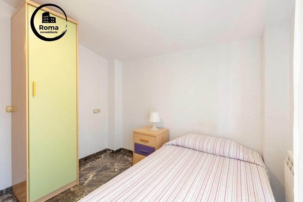 6 soveværelse Semi-Rækkehus til salg i Huetor Vega med swimmingpool garage - € 320.000 (Ref: 9427387)