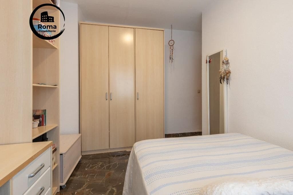 6 soveværelse Semi-Rækkehus til salg i Huetor Vega med swimmingpool garage - € 320.000 (Ref: 9427387)