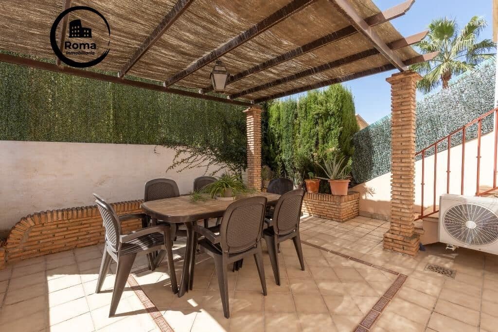 6 soveværelse Semi-Rækkehus til salg i Huetor Vega med swimmingpool garage - € 320.000 (Ref: 9427387)